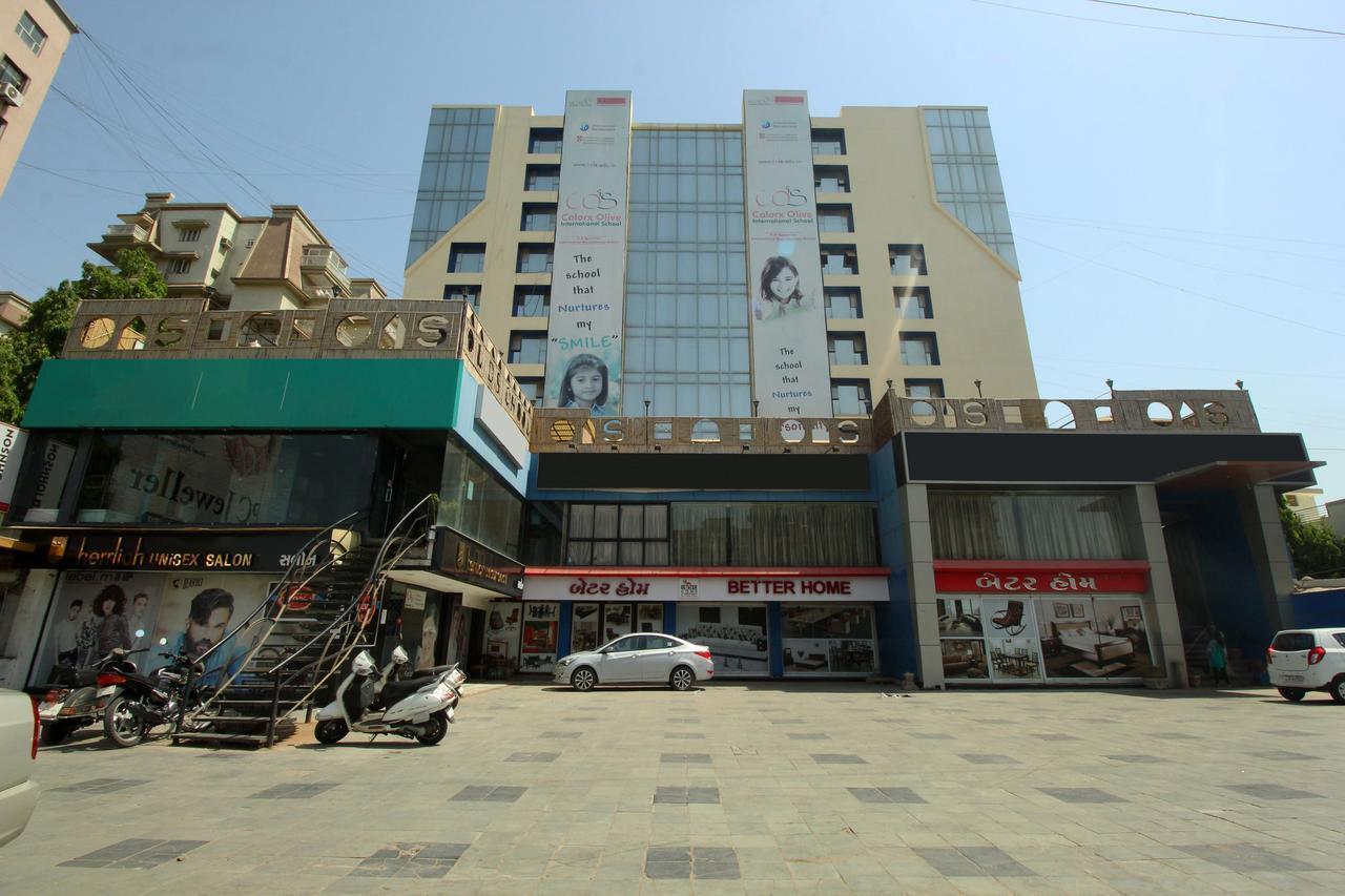 Oyo 8786 Hotel Maan Residency Ahmedabad Exterior foto