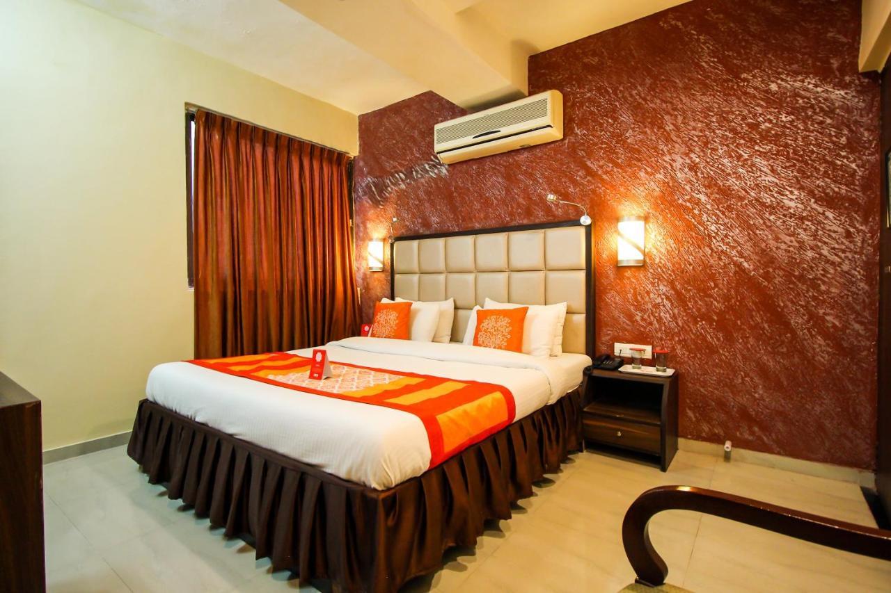 Oyo 8786 Hotel Maan Residency Ahmedabad Exterior foto