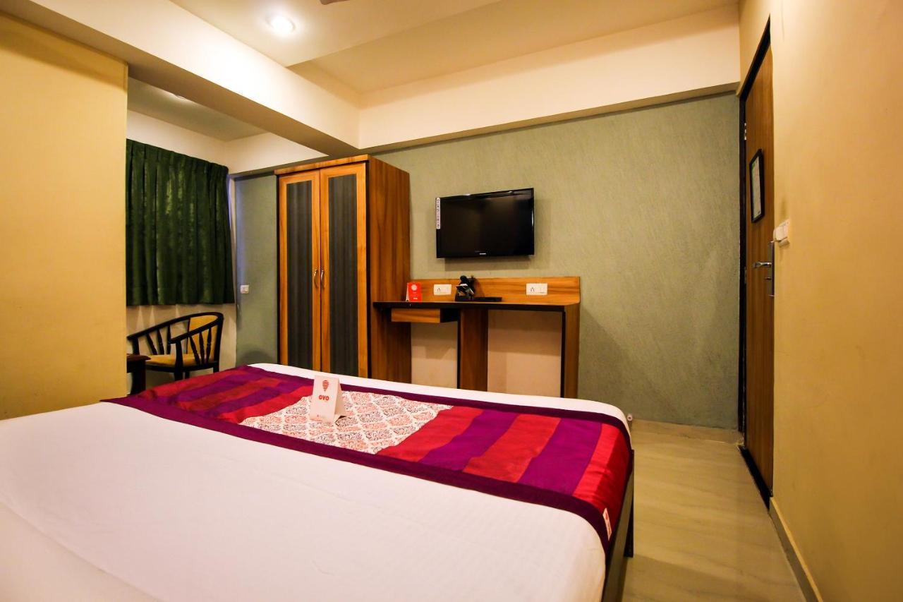 Oyo 8786 Hotel Maan Residency Ahmedabad Exterior foto