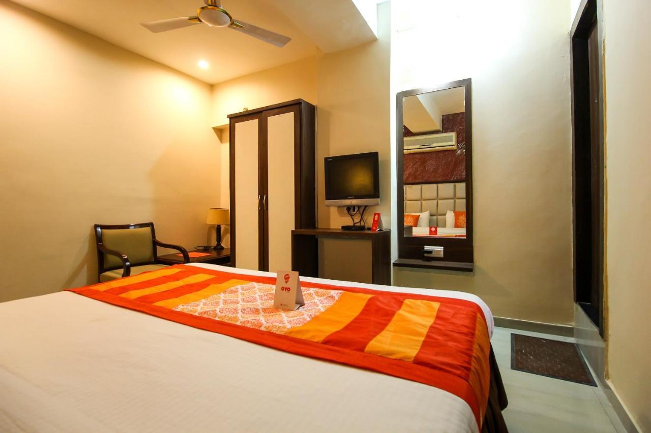 Oyo 8786 Hotel Maan Residency Ahmedabad Exterior foto